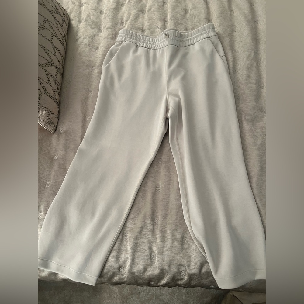 Lululemon softstreme high rise straight leg cropped pant